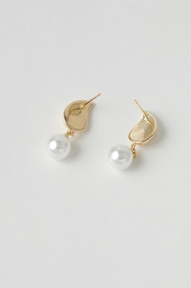 9038079 - Brinco Gota Metalizada com Pérola  DOURADO