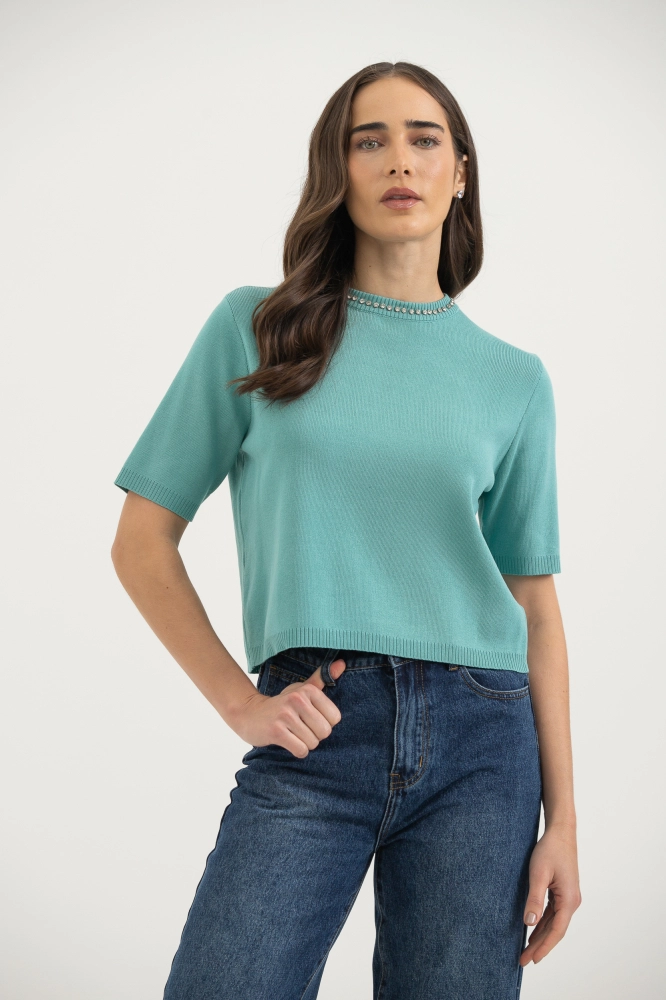 9038196 - Blusa Tricot Brilhos Decote TURQUESA 9038196 - Blusa Tricot Brilhos Decote TURQUESA - Imagem 1