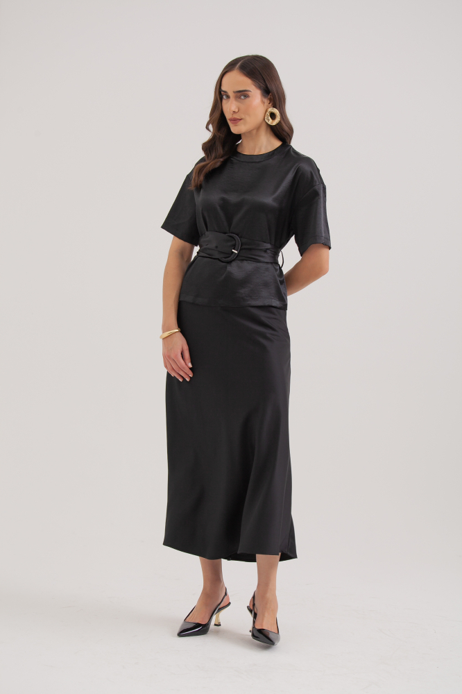 9038252 - Blusa Acetinada Manga Curta Com Cinto PRETO