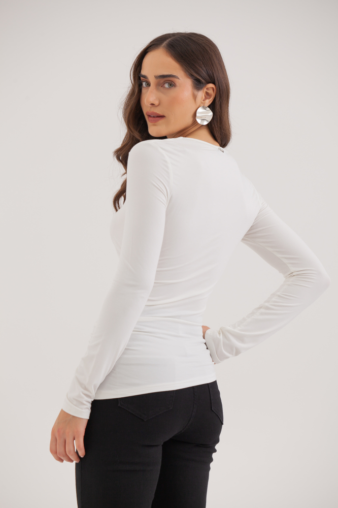 9038257 - Blusa Malha Manga Longa Decote Assimétrico OFF-WHITE 9038257 - Blusa Malha Manga Longa Decote Assimétrico OFF-WHITE