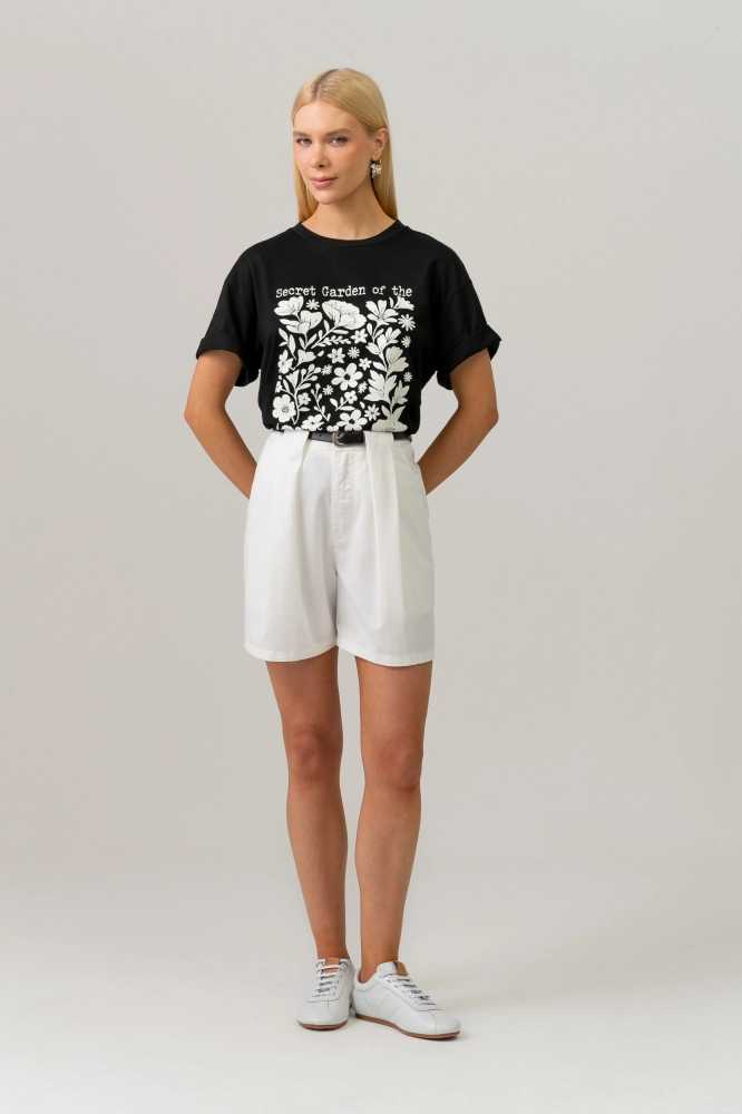9038292 - Shorts Sarja Com Pregas E Cinto OFF-WHITE 9038292 - Shorts Sarja Com Pregas E Cinto OFF-WHITE - Imagem 1