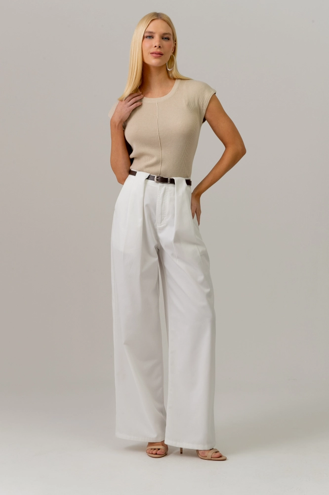 9038293 - Calça Sarja Com Pregas E Cinto OFF-WHITE - Imagem 1