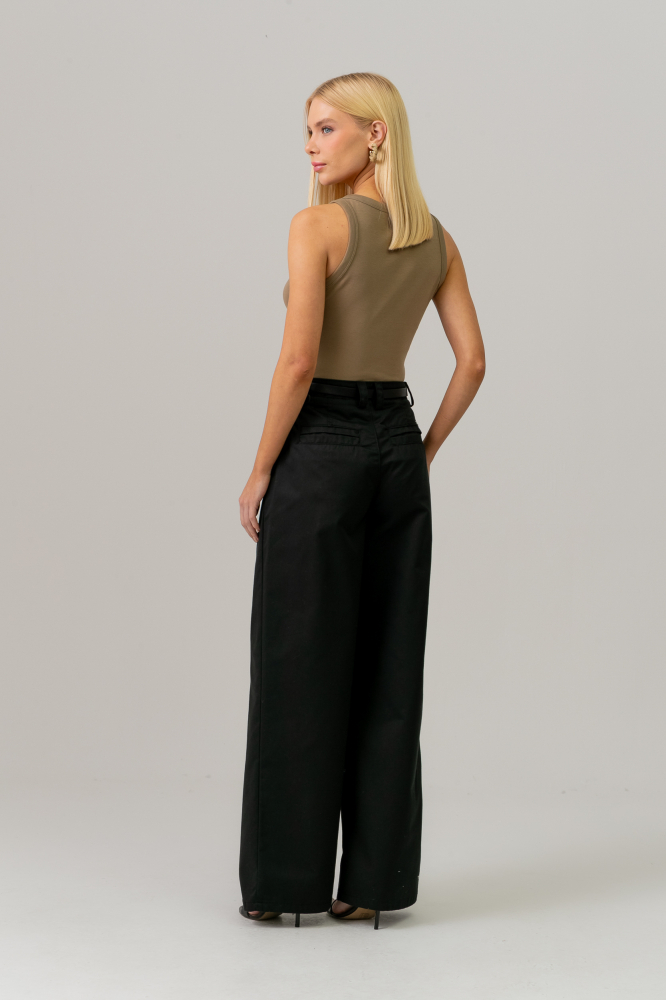 9038293 - Calça Sarja Com Pregas E Cinto PRETO