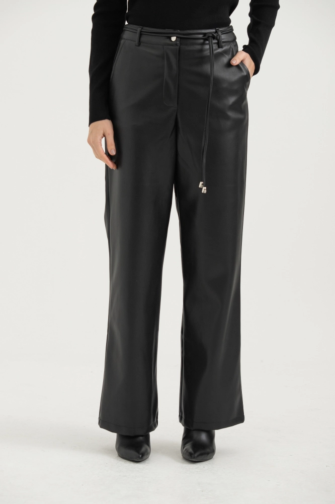 9038306 - Calça Pu Com Cinto De Cordinha PRETO 9038306 - Calça Pu Com Cinto De Cordinha PRETO - Imagem 2