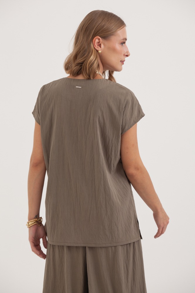 9038351 - Blusa Manga Curta Fendas Laterais VERDE 9038351 - Blusa Manga Curta Fendas Laterais VERDE