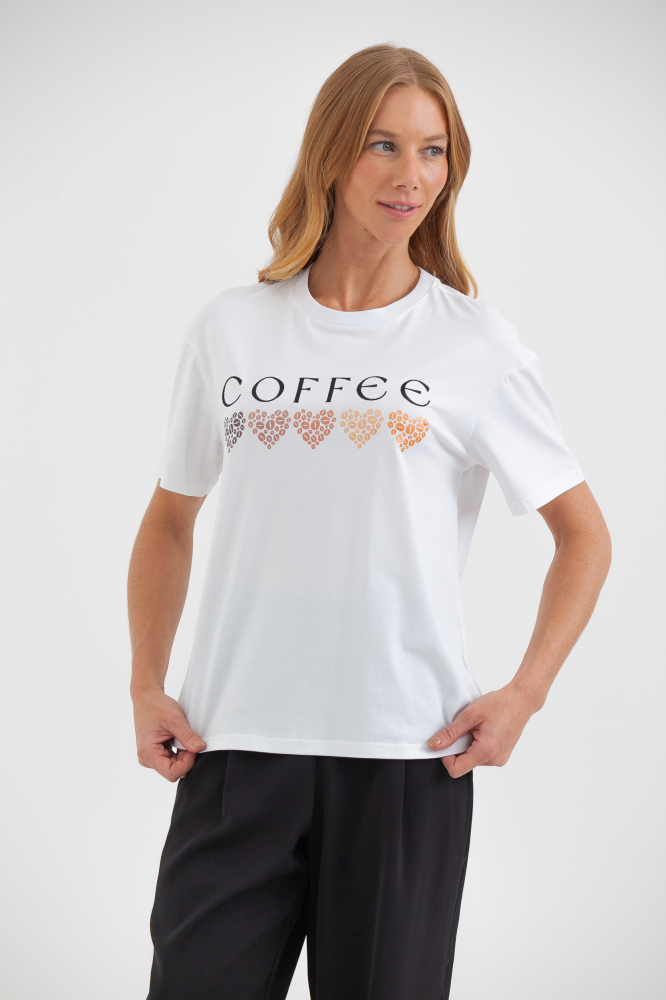 9038360 - Camiseta Coffee Coração Grãos BRANCO
