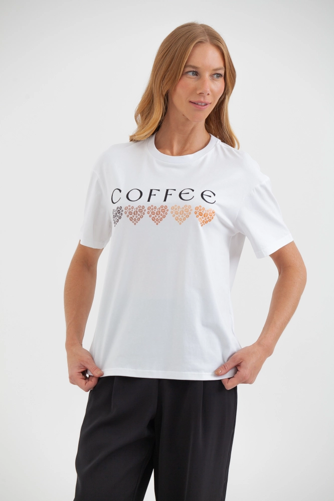 9038360 - Camiseta Coffee Coração Grãos BRANCO - Imagem 2