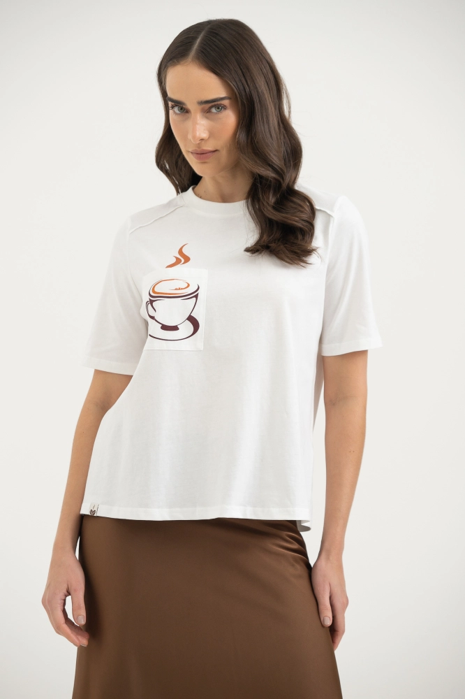 9038365 - Camiseta Good People Like Good Coffee OFF-WHITE 9038365 - Camiseta Good People Like Good Coffee OFF-WHITE - Imagem 2