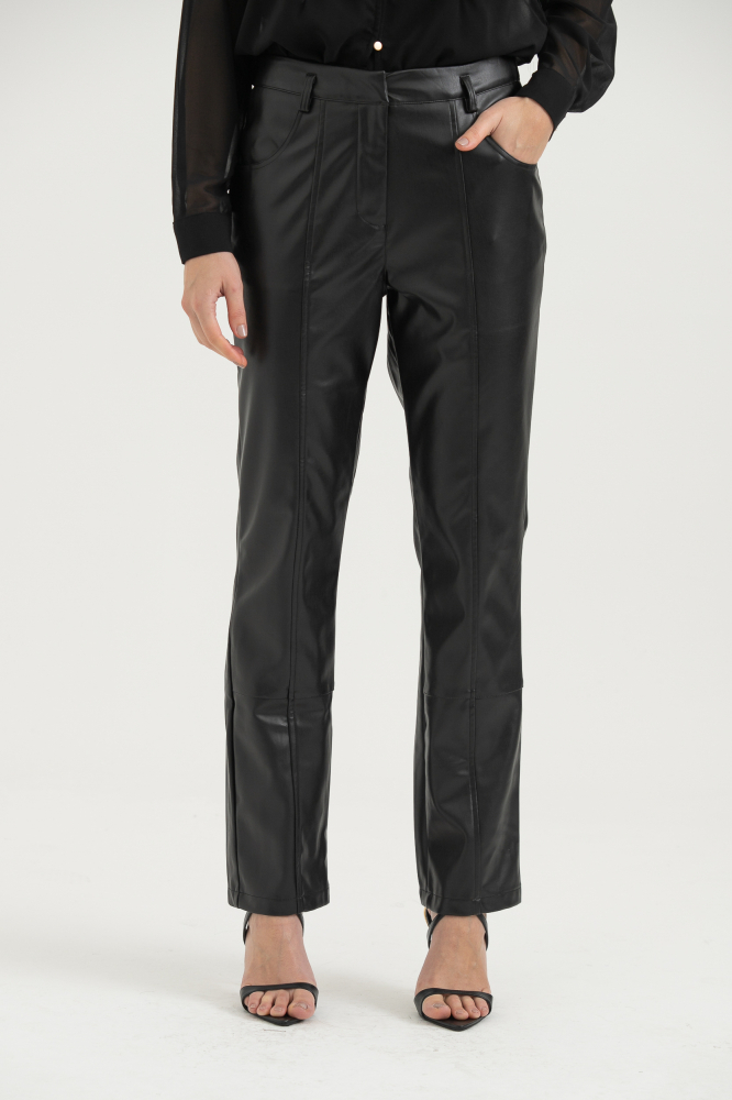 9038369 - Calça Pu Recortes Horizontais PRETO