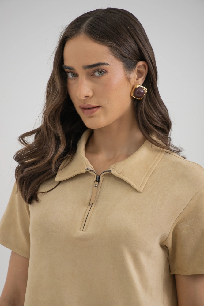 9038381 - Blusa Polo Suede AREIA 9038381 - Blusa Polo Suede AREIA - Imagem 2