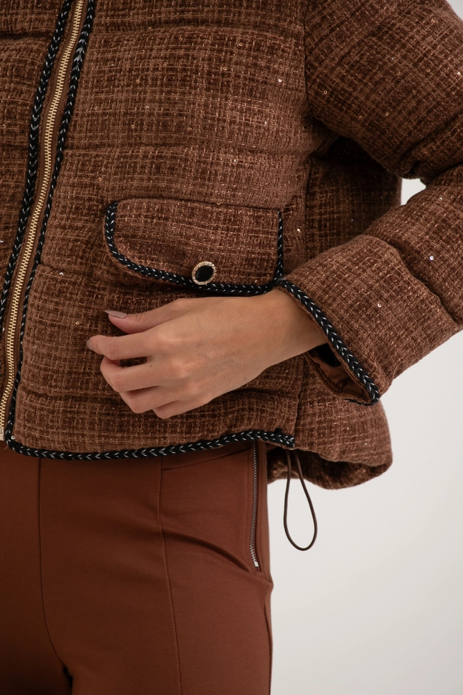 9038417 - Jaqueta Zíper Tweed Com Vivos E Bolsos MARROM 9038417 - Jaqueta Zíper Tweed Com Vivos E Bolsos MARROM - Imagem 2
