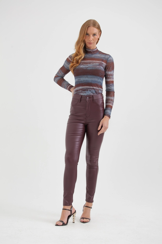 9038433 - Calça Resinada Skinny AMEIXA 9038433 - Calça Resinada Skinny AMEIXA - Imagem 1