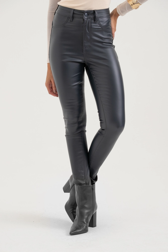 9038433 - Calça Resinada Skinny MARINHO 9038433 - Calça Resinada Skinny MARINHO - Imagem 2