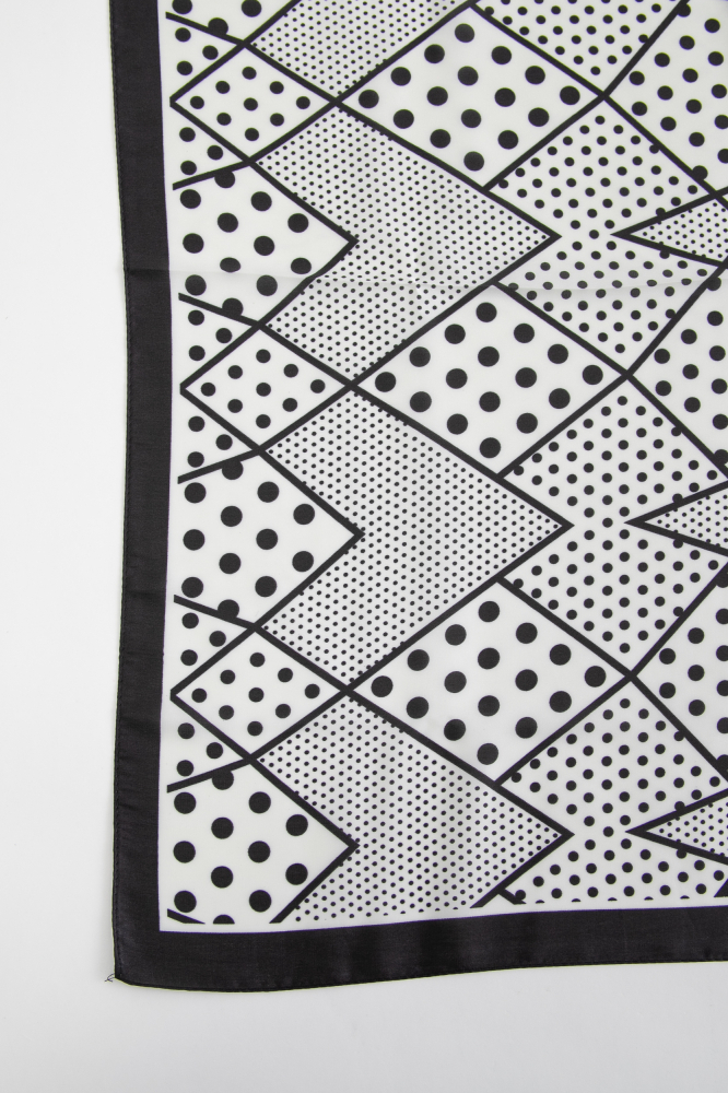 9038437 - Lenço De Cetim Bolinhas BRANCO 9038437 - Lenço De Cetim Bolinhas BRANCO
