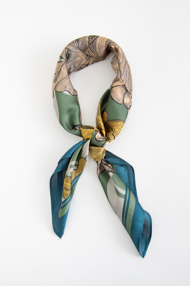9038440 - Lenço Flores Contorno Listra Barra AZUL