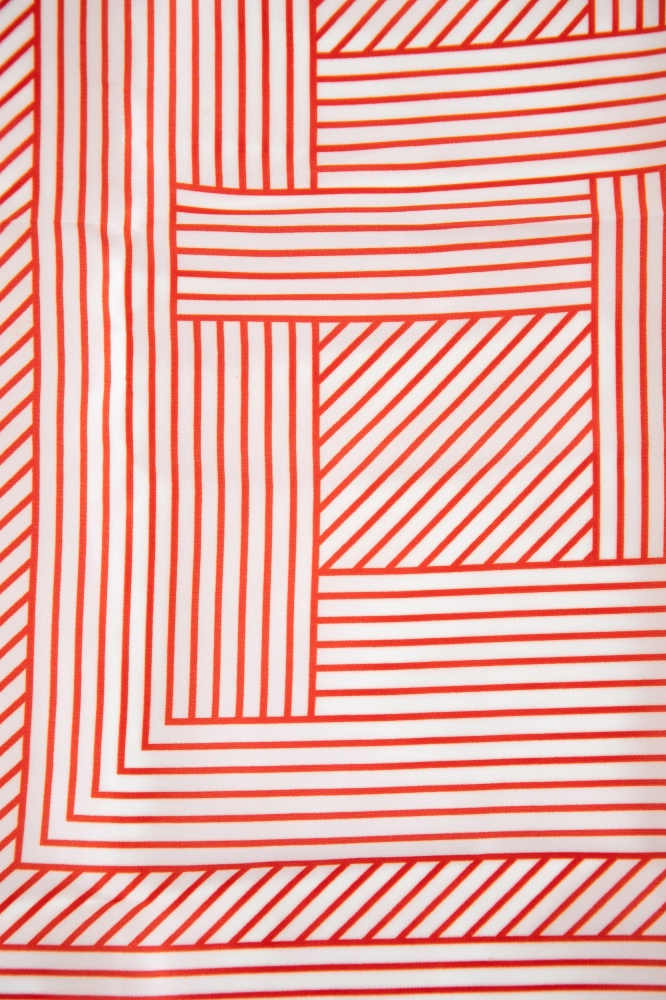 9038444 - Lenço De Cetim Listras Diagonais VERMELHO 9038444 - Lenço De Cetim Listras Diagonais VERMELHO - Imagem 2