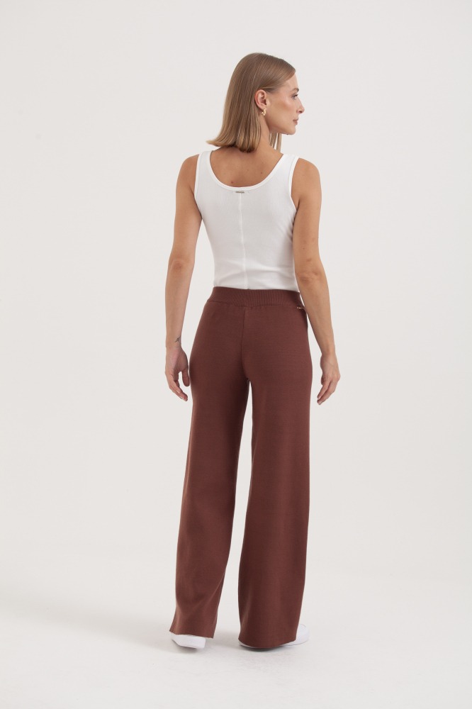 9038467 - Calça Tricot Reta MARROM