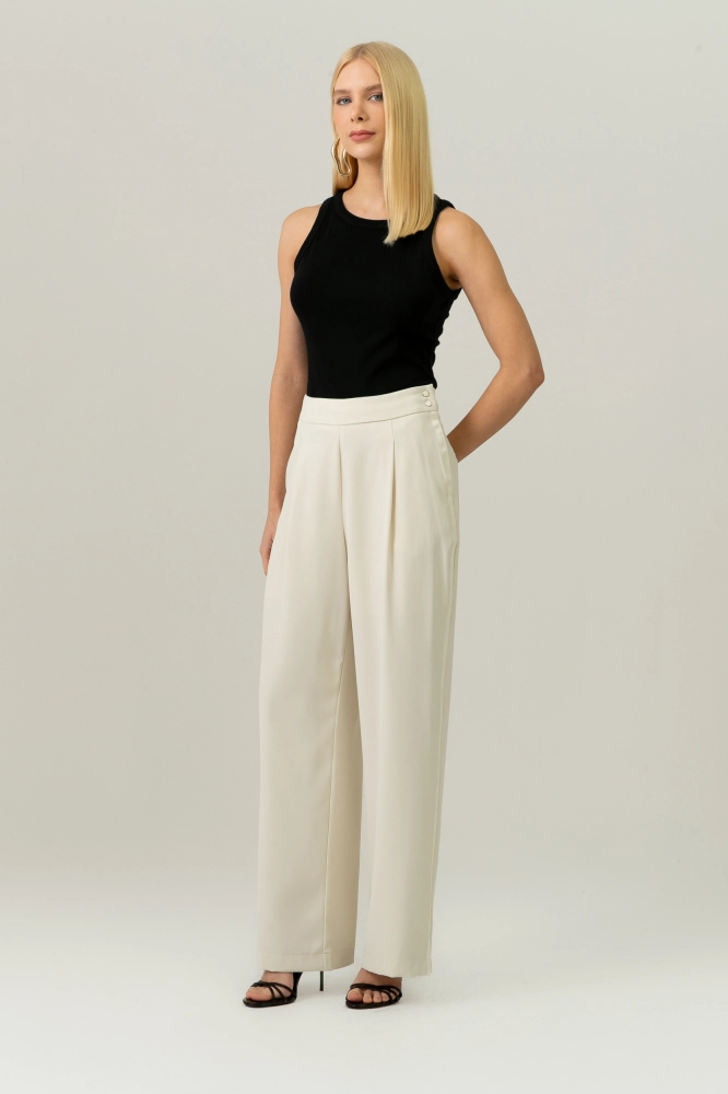 9038478 - Calça Alfaiataria Vivo De Cetim OFF-WHITE 9038478 - Calça Alfaiataria Vivo De Cetim OFF-WHITE - Imagem 1
