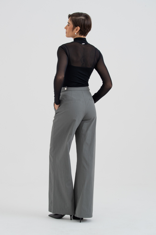 9038491 - Calça Sarjada Bolsos Frente CINZA 9038491 - Calça Sarjada Bolsos Frente CINZA