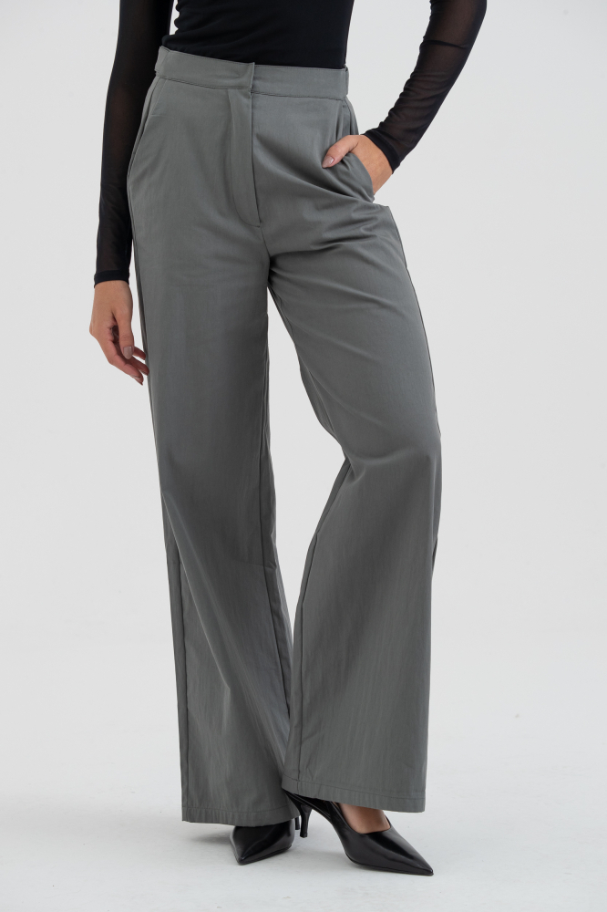 9038491 - Calça Sarjada Bolsos Frente CINZA 9038491 - Calça Sarjada Bolsos Frente CINZA