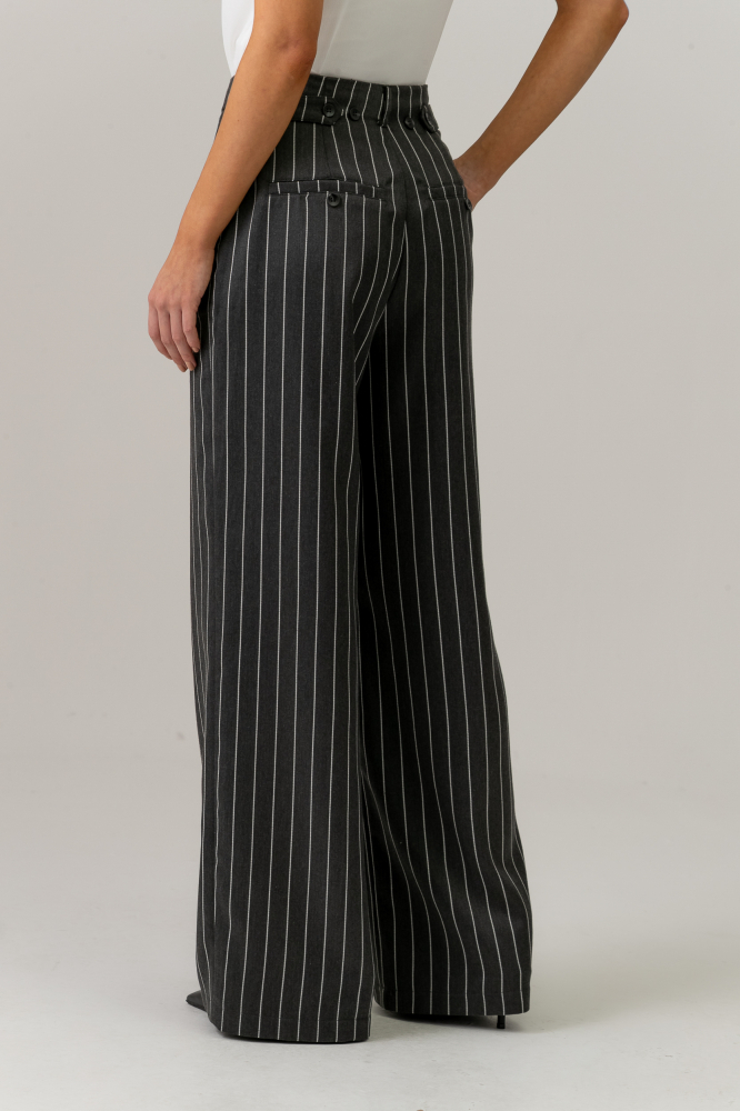 9038495 - Calça Risca De Giz Detalhe Lapela CINZA