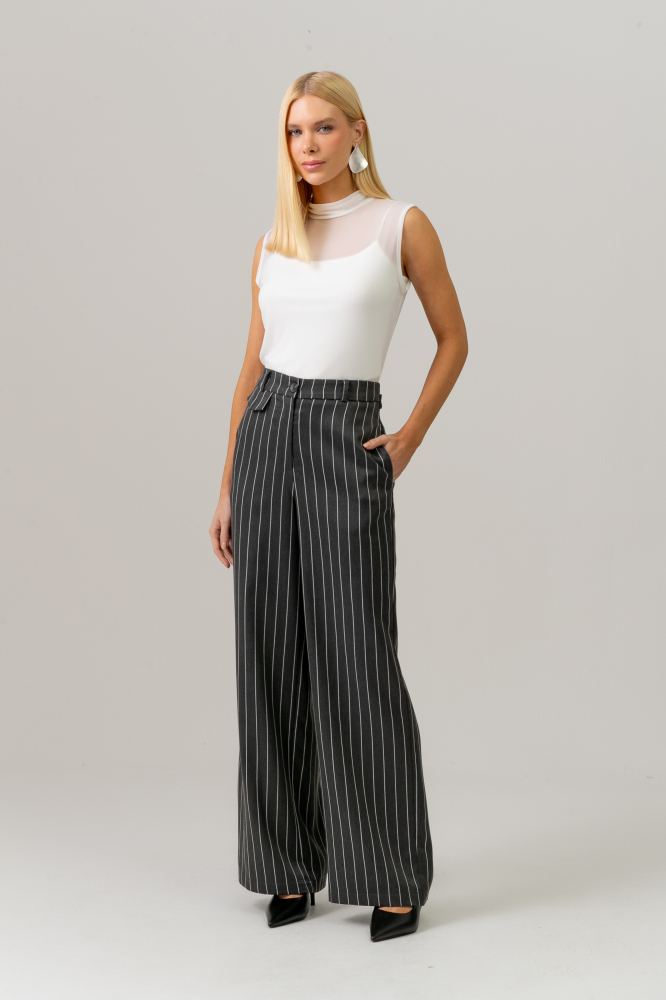 9038495 - Calça Risca De Giz Detalhe Lapela CINZA