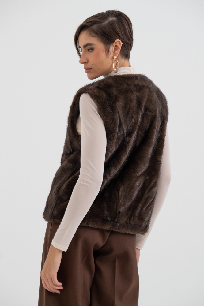 9038517 - Colete Pelo Longo MARROM