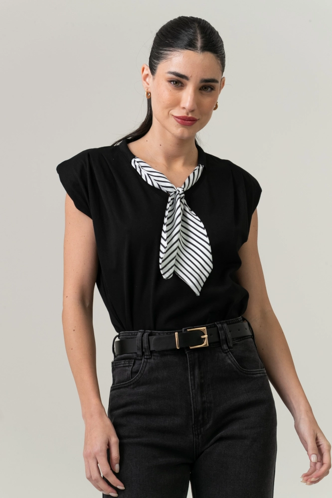 9038543 - Blusa Com Lenço Embutido E Ombreiras PRETO 9038543 - Blusa Com Lenço Embutido E Ombreiras PRETO - Imagem 1