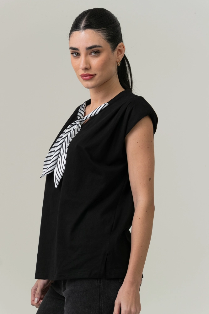 9038543 - Blusa Com Lenço Embutido E Ombreiras PRETO 9038543 - Blusa Com Lenço Embutido E Ombreiras PRETO - Imagem 2