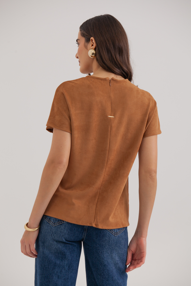 9038552 - Camiseta De Suede Com Pala Furadinha CAMEL 9038552 - Camiseta De Suede Com Pala Furadinha CAMEL