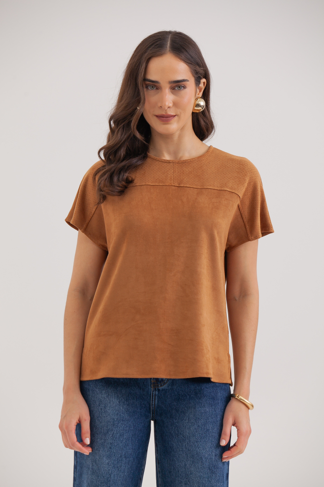 9038552 - Camiseta De Suede Com Pala Furadinha CAMEL 9038552 - Camiseta De Suede Com Pala Furadinha CAMEL