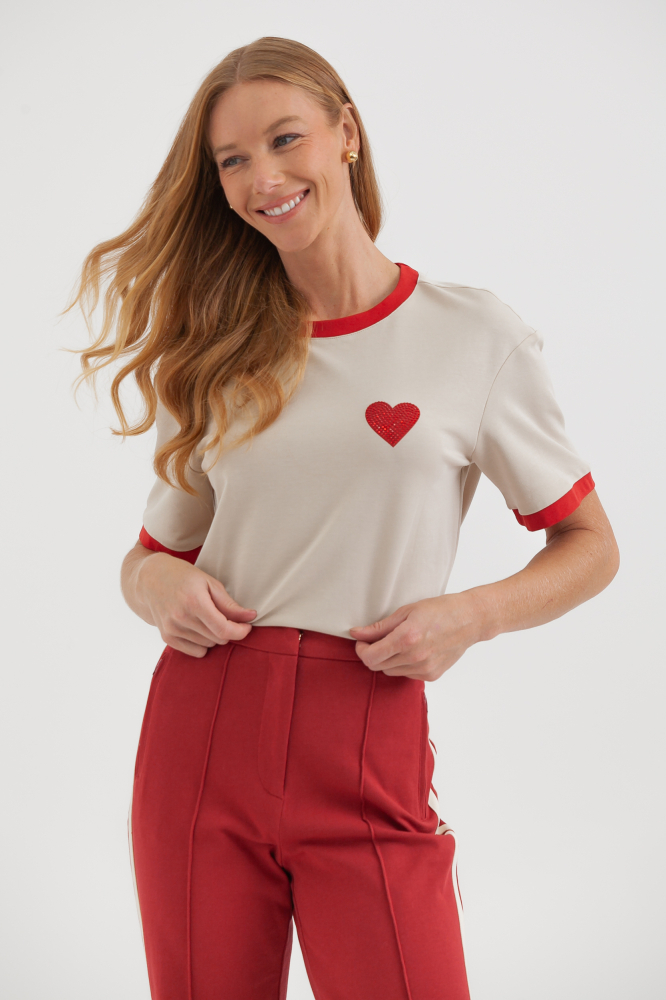 9038553 - Camiseta Coração Strass AREIA 9038553 - Camiseta Coração Strass AREIA