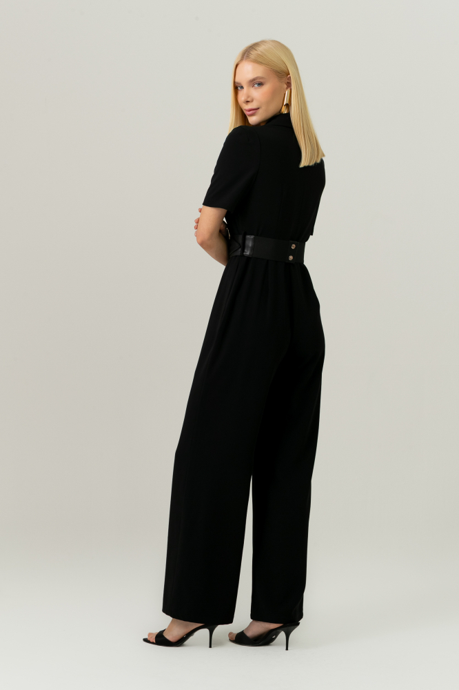 9038585 - Macacão Pantalona Manga Curta  PRETO