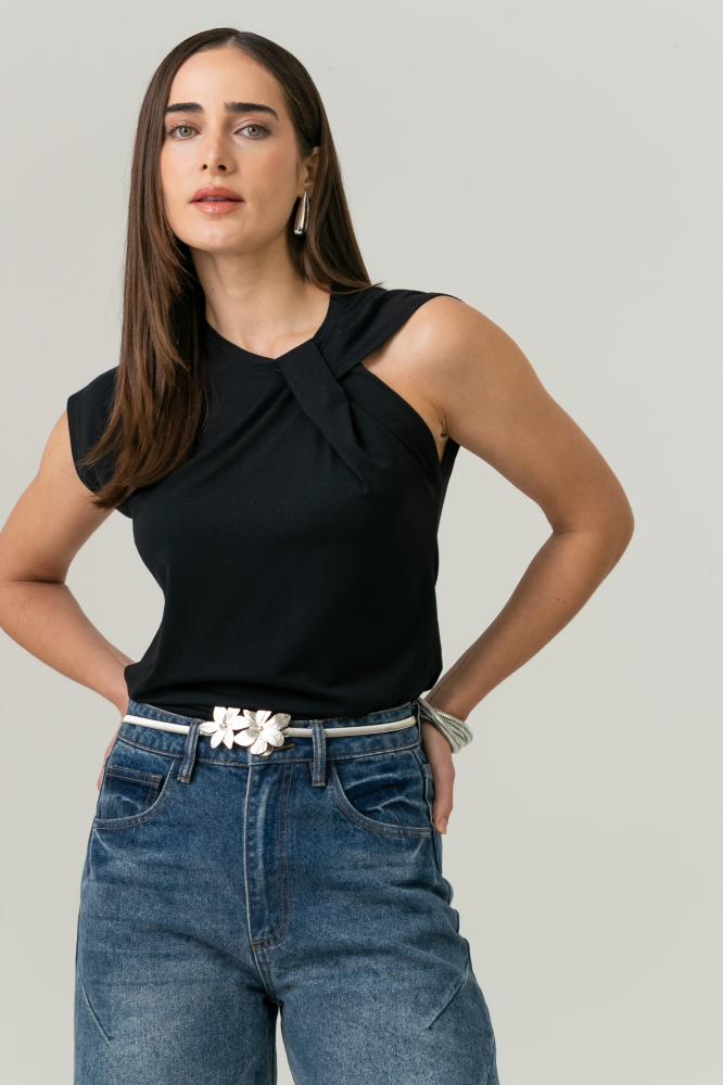 9038597 - Camiseta Com Detalhe Torcido PRETO 9038597 - Camiseta Com Detalhe Torcido PRETO
