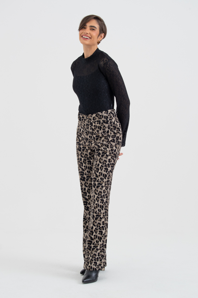 9038653 - Calça Veludo Cotelê Animal Print ONÇA 9038653 - Calça Veludo Cotelê Animal Print ONÇA