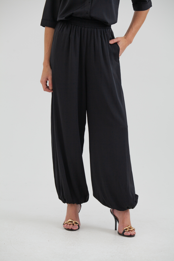 9038656 - Calça Aladim Com Barra De Elástico  PRETO
