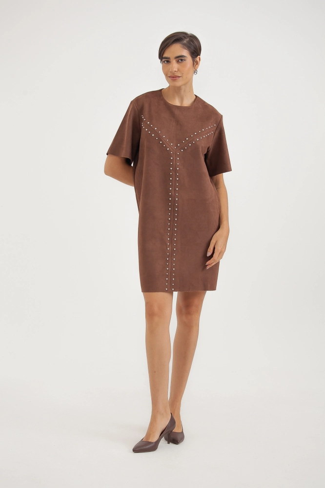 9038659 - Vestido Suede Tachas MARROM 9038659 - Vestido Suede Tachas MARROM - Imagem 1
