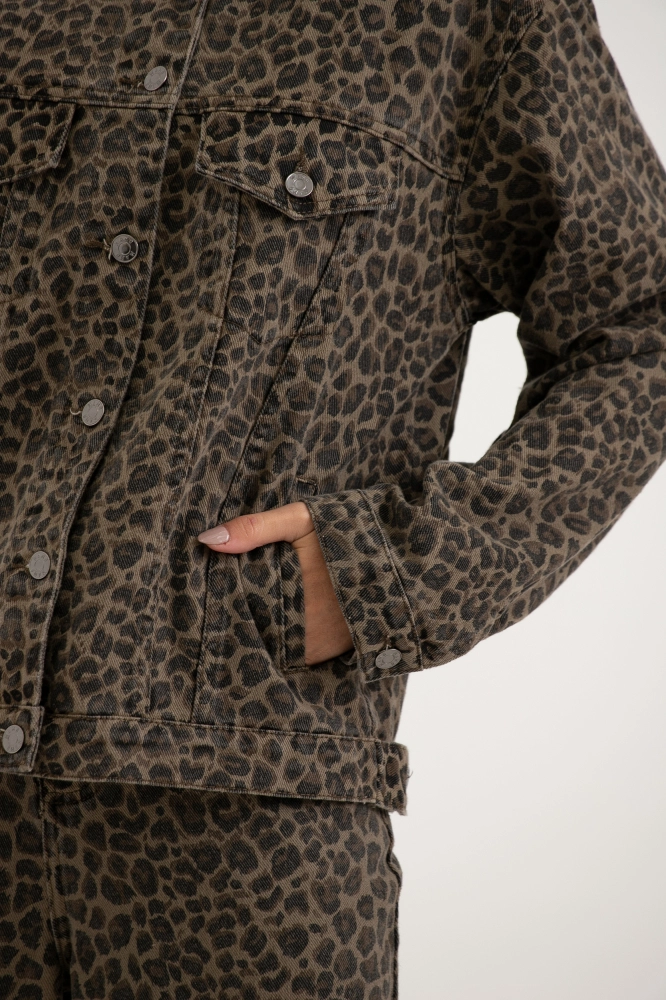 9038661 - Jaqueta Sarja Animal Print LEOPARDO 9038661 - Jaqueta Sarja Animal Print LEOPARDO - Imagem 2