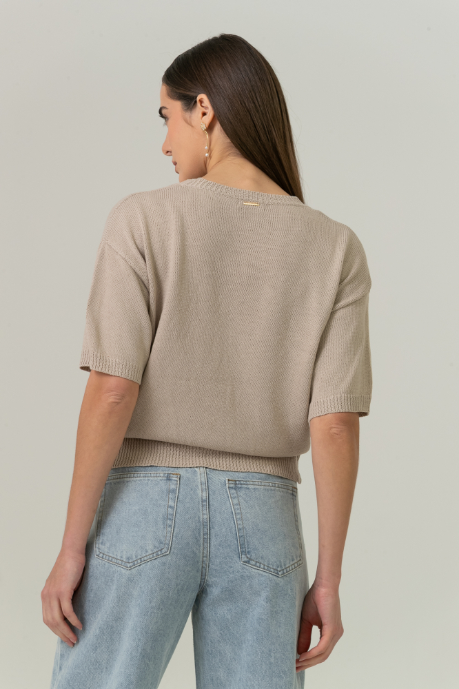 9038712 - Blusa Tricot Manga Curta Flor Bordada BEGE 9038712 - Blusa Tricot Manga Curta Flor Bordada BEGE