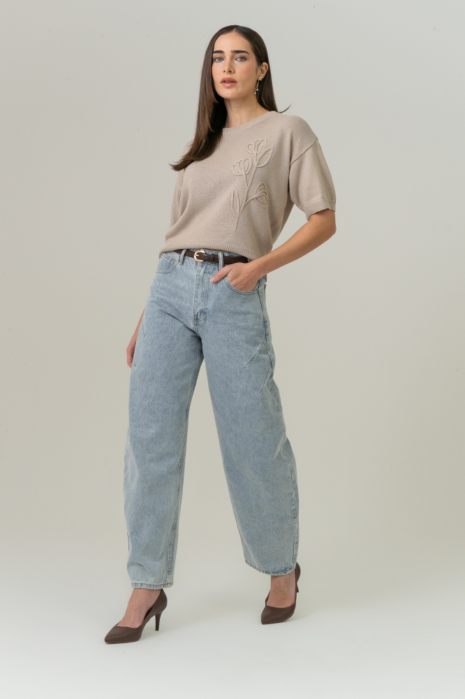 9038712 - Blusa Tricot Manga Curta Flor Bordada BEGE 9038712 - Blusa Tricot Manga Curta Flor Bordada BEGE