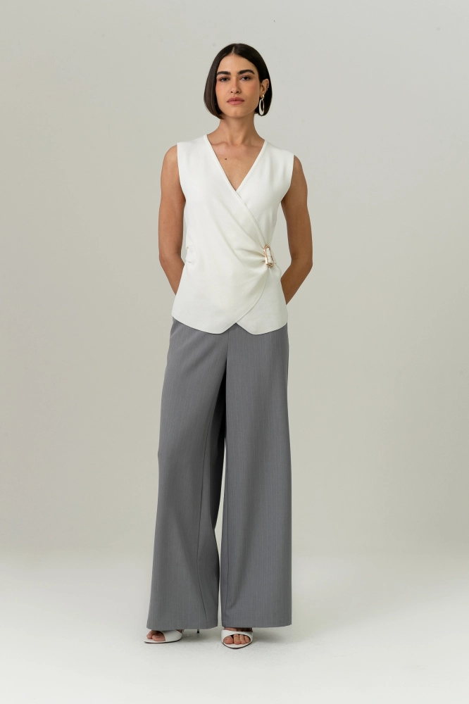 9038715 - Regata Tricot Transpassada Fivela OFF-WHITE 9038715 - Regata Tricot Transpassada Fivela OFF-WHITE - Imagem 2