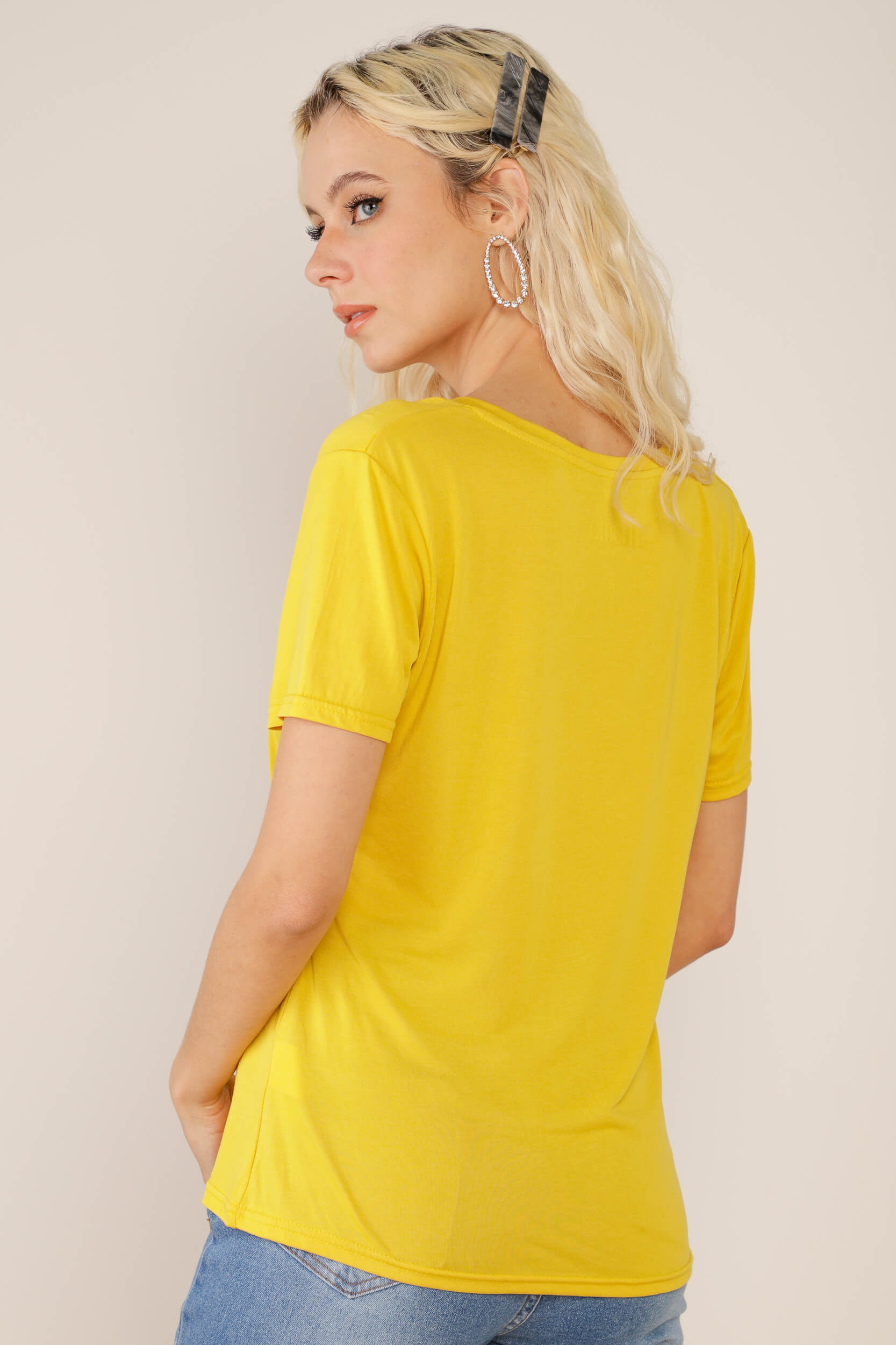 9032904 - Camiseta Decote V New Year AMARELO 9032904 - Camiseta Decote V New Year AMARELO