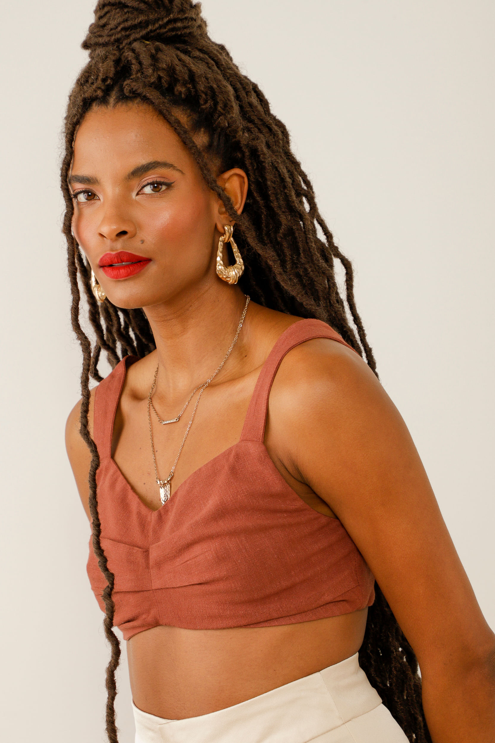 9033472 - Top Viscolinho Cropped Pregas  MARROM