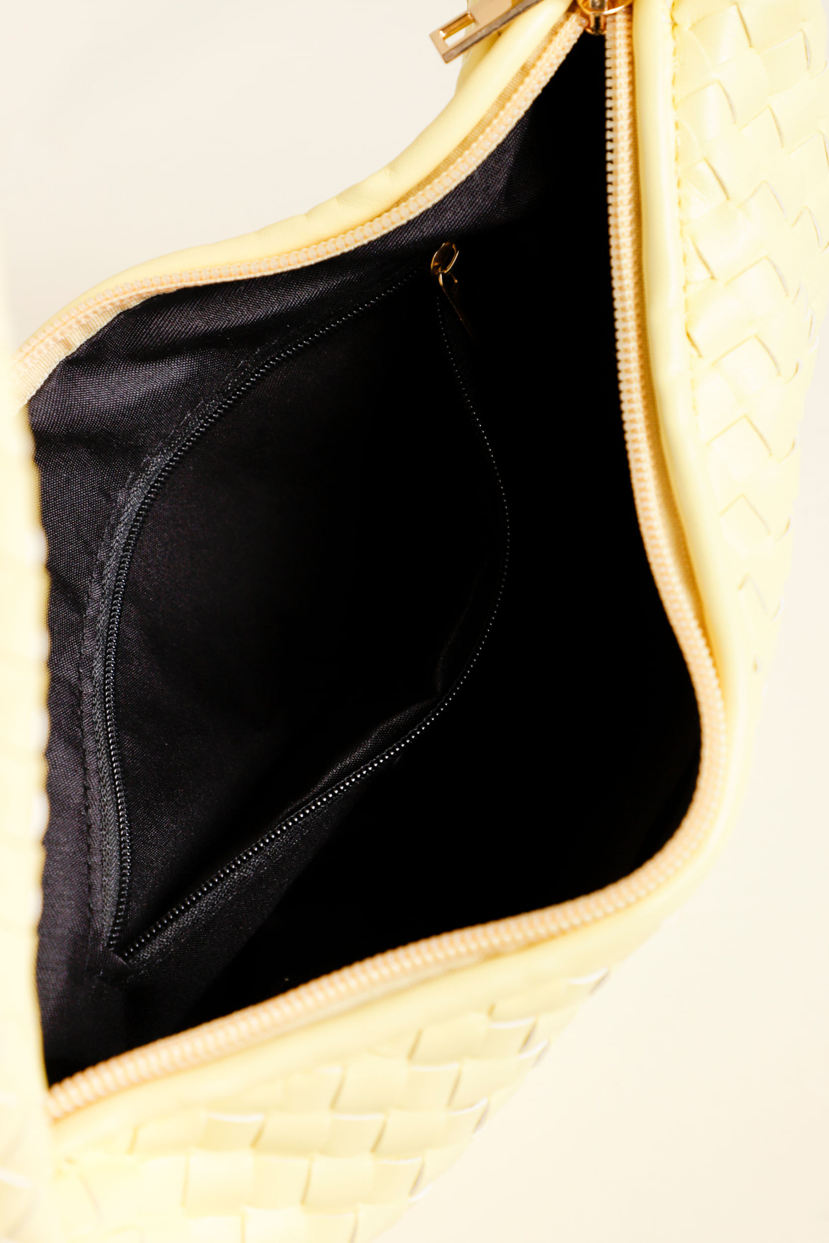 9033506 - Bolsa Hobo Trama Tressê   AMARELO