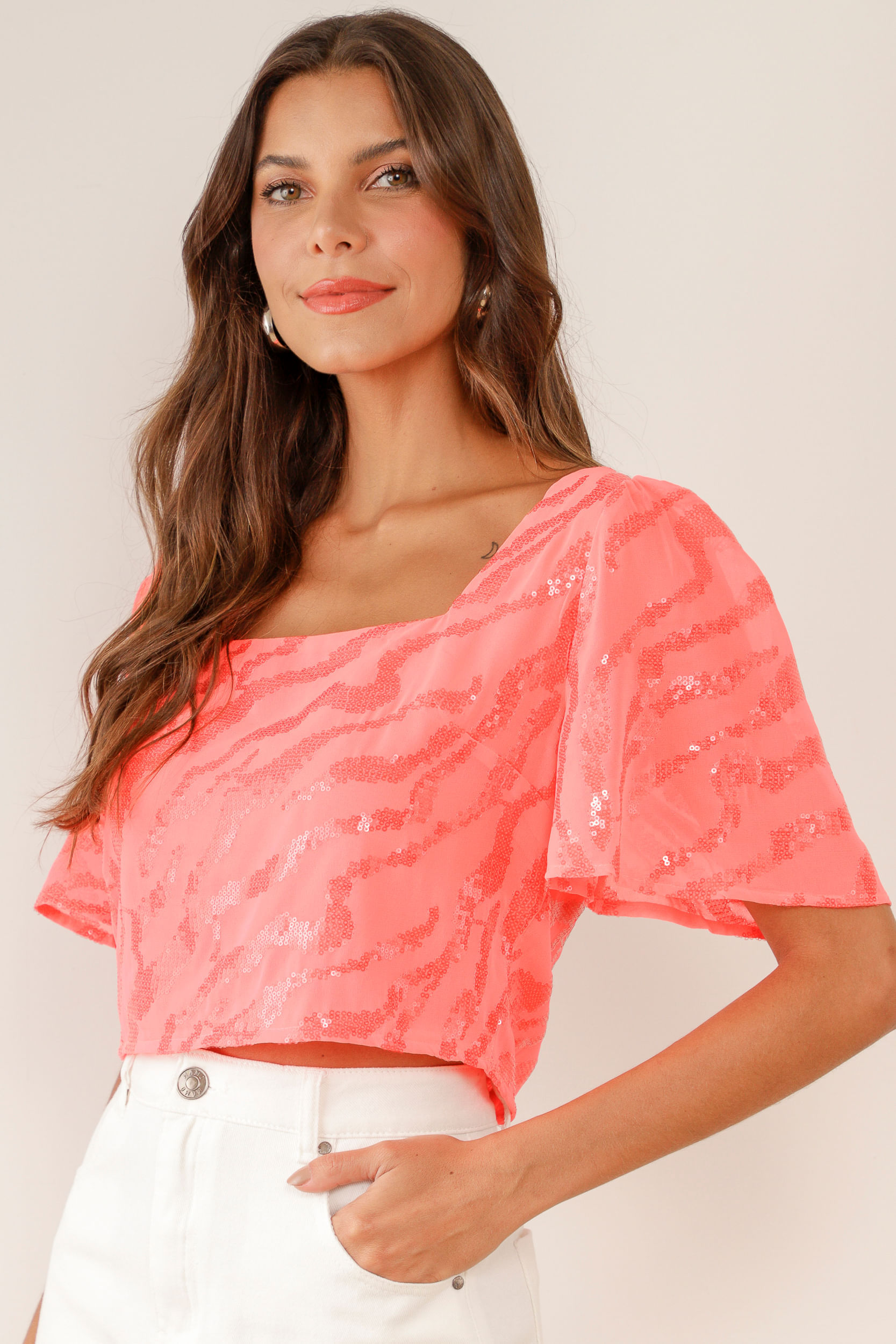 9033604 - Blusa Cropped Chiffon Paetê Neon PINK