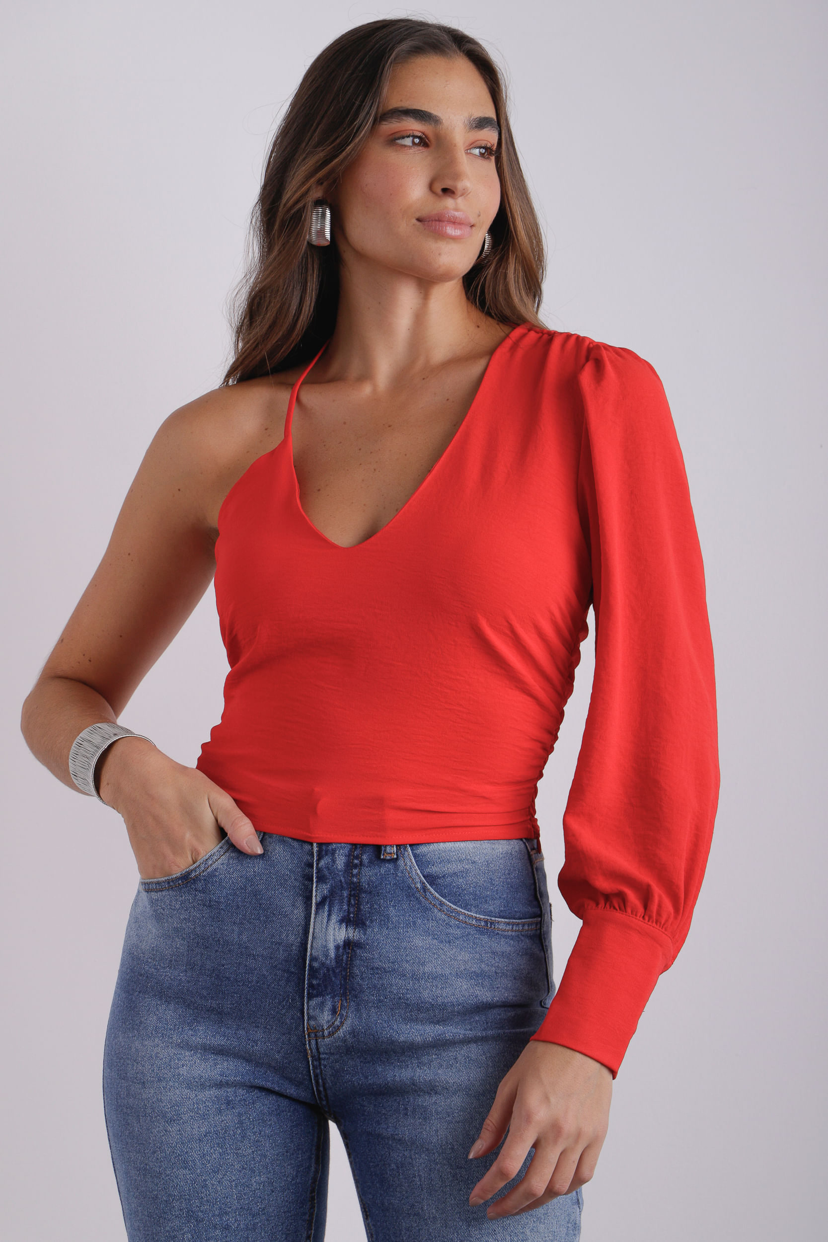 9033933 - Blusa Manga Assimétrica VERMELHO