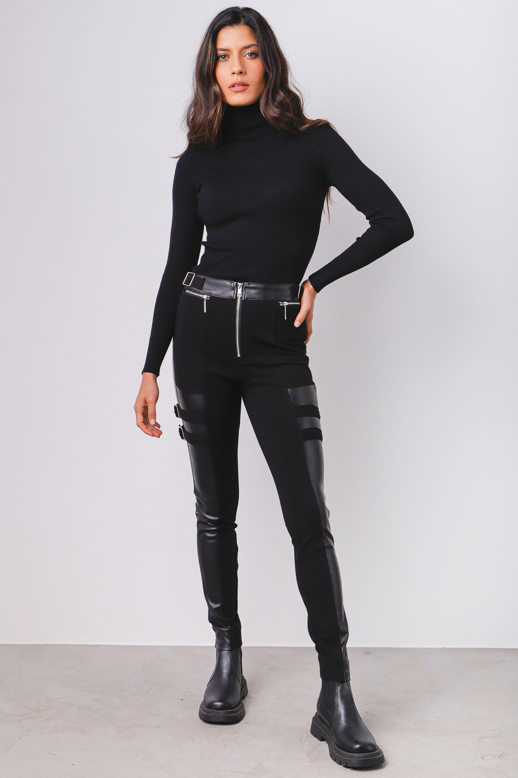 9034011 - Calça Montaria Cintos pu PRETO