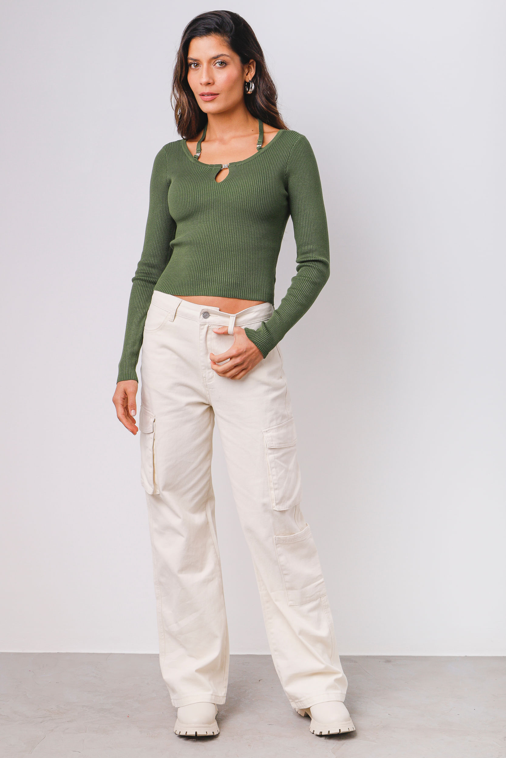 9034282 - Blusa Tricot Manga Longa Detalhe Decote VERDE MILITAR 9034282 - Blusa Tricot Manga Longa Detalhe Decote VERDE MILITAR