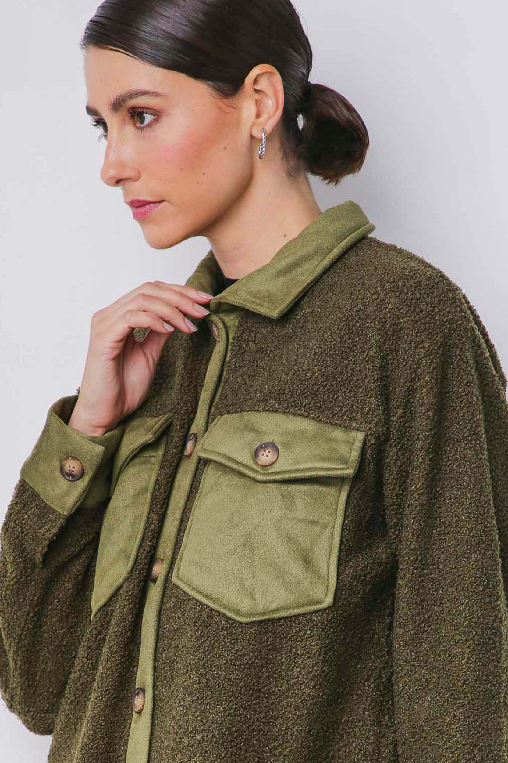 Camisa Oversized Carneirinho VERDE OLIVA Camisa Oversized Carneirinho VERDE OLIVA