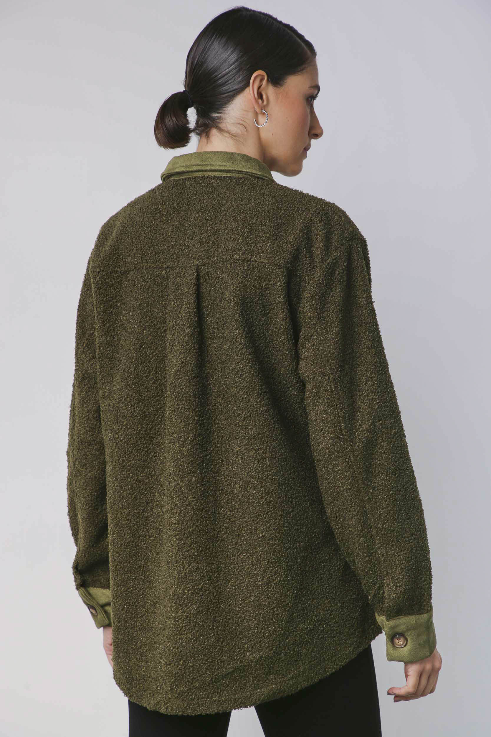 Camisa Oversized Carneirinho VERDE OLIVA Camisa Oversized Carneirinho VERDE OLIVA